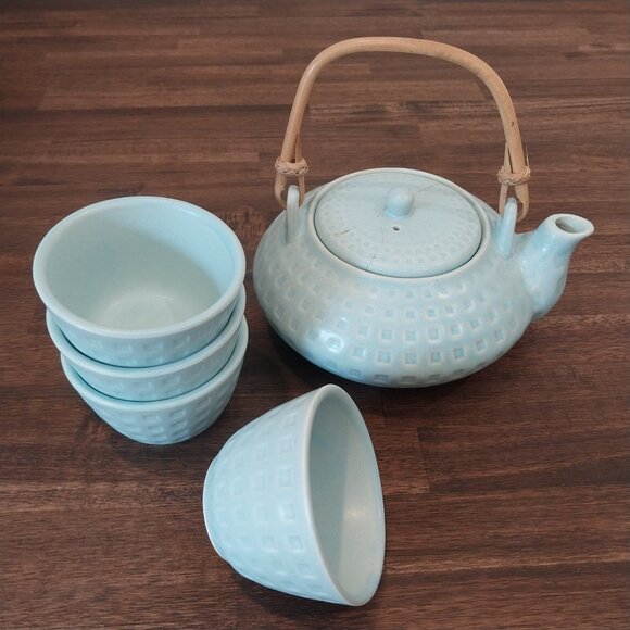 Vintage Teapot & 4 Cups Set Light Blue Rattan Handle By Pier 1 Imports Textured - Picture 1 of 11